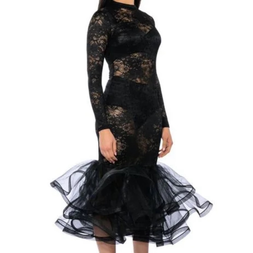 LACE MAXI DRESS In Black - Picture 4 of 4